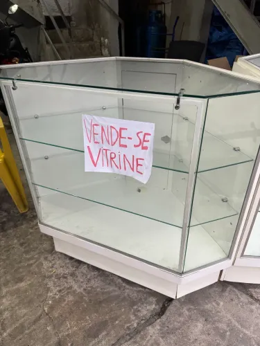 Vitrine balcão vidro