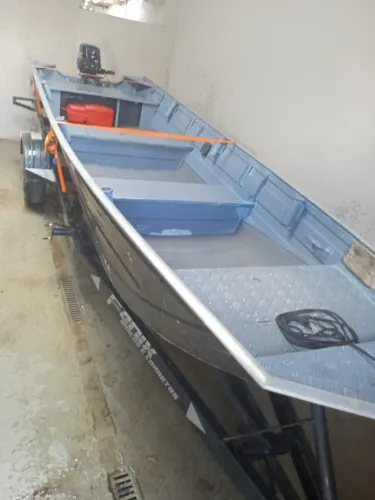 Barco Completo Semi Novo - Pronto para Pescar!