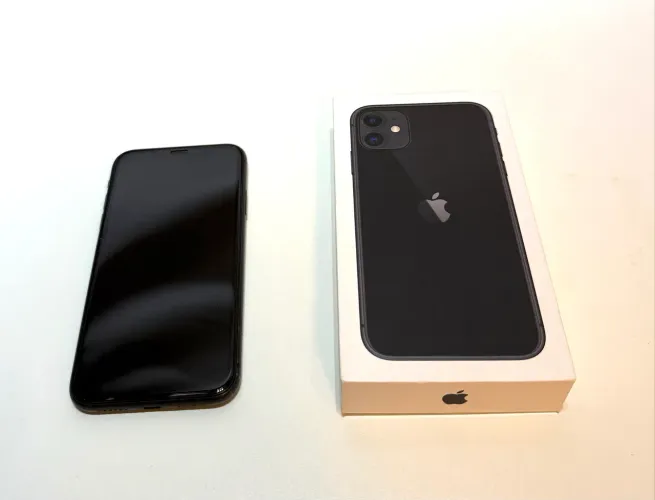 Vendo Iphone 11 em ótimo estado de conservação!