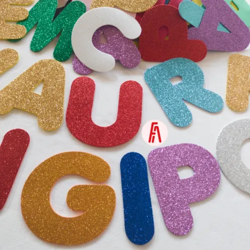 15 Letras E.V.A. com Glitter - 12 cm. - cores sortidas 