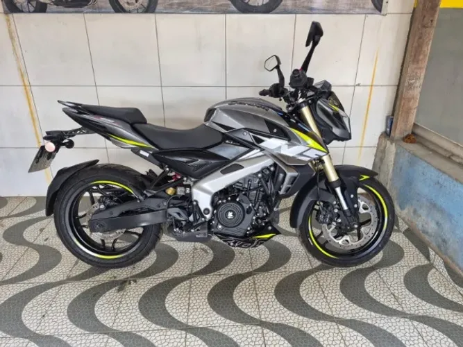 Bajaj 400 - 2026