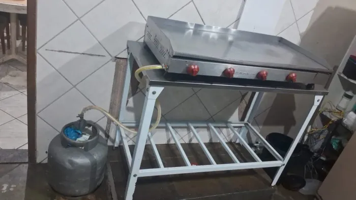 Vendo chapa + mesa inox