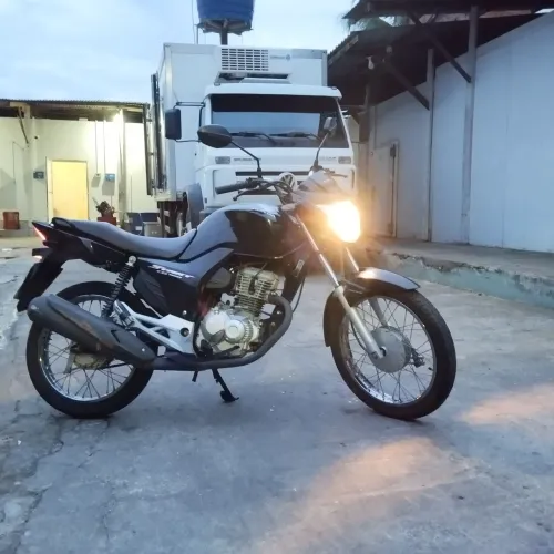 Vendo moto bem conservada único dono