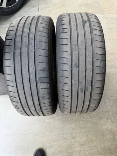 02 Pneus BRIDGESTONE - Run Flat, 235/55R 18..