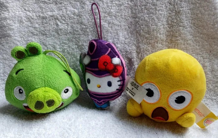 Kit Mini Pelúcia Angry Birds/Hello kitty/Emoji