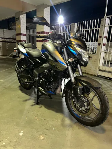 Dominar 200