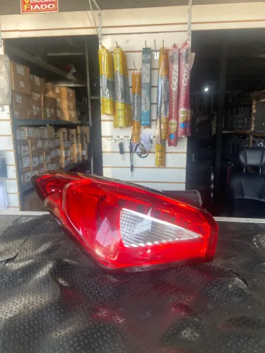 Lanterna fiat cronos lado esquerdo original 