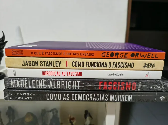Coleção livros anti-fascismo vários autores
