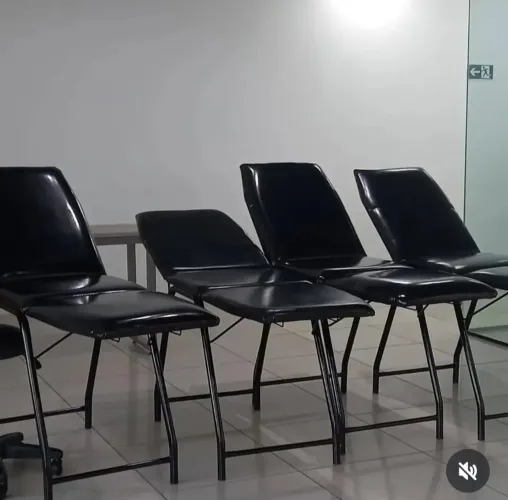 Vendo maca três posições, escadas carrinho auxiliar e  outros.