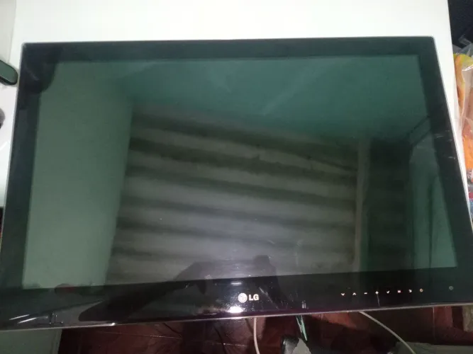 TV LG 32LE7500 (LEIA A DESCRIÇÃO)