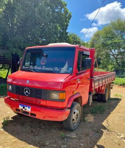 Caminhão 710 a venda