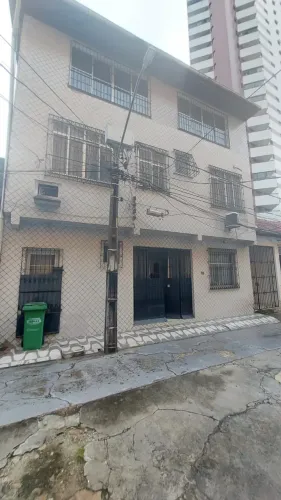 VENDO - Ótima Casa com 4 quartos em Nazaré - Belém - PA