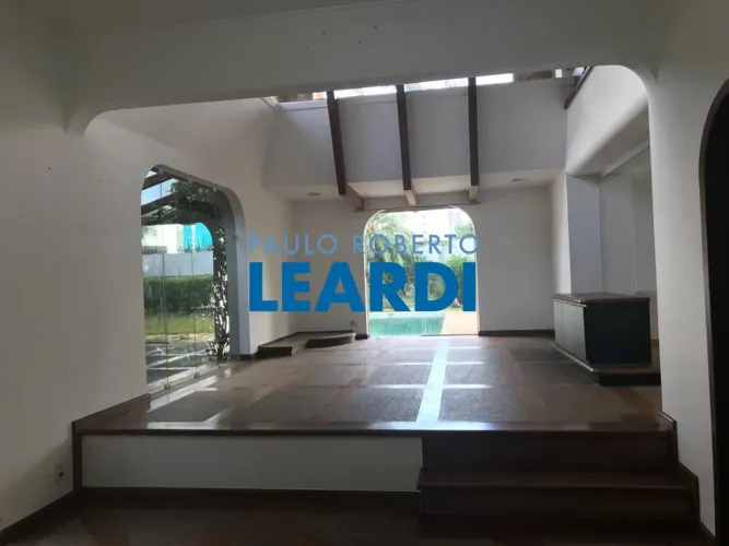 CASA ASSOBRADADA - ALTO DE PINHEIROS - SP
