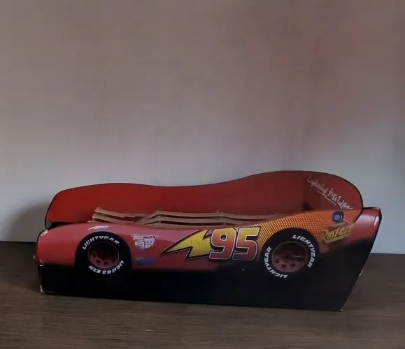 Universo Mágico Brechó, Vende Cama do McQueen