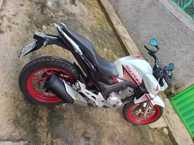 Moto muito conservada, status de nova