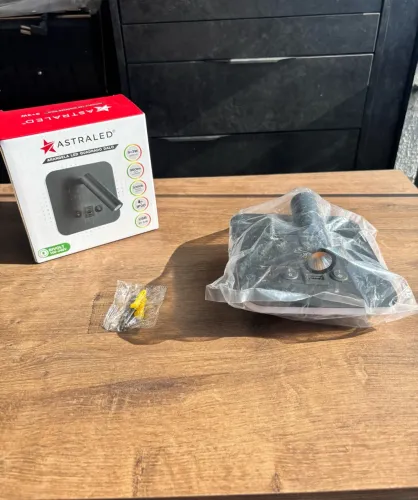 Arandela de Cabeceira Led com Carregador USB-C Moderna