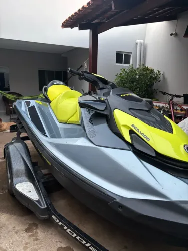SEA-DOO GTI SE 170 COM ESCAPAMENTO ESPORTIVO + CARRETA