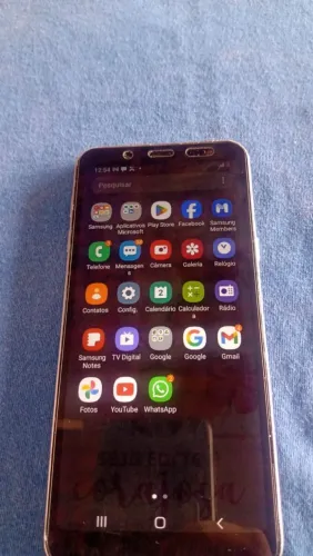 Celular J6