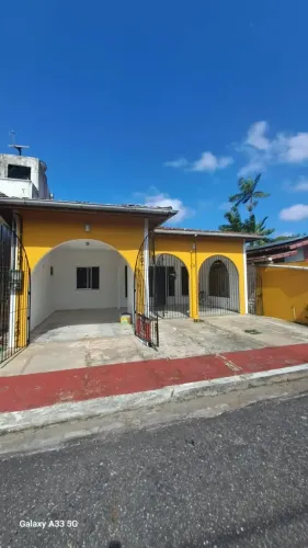 Alugo casa em condominio localizado em Icoraci - R$ 4.000,00