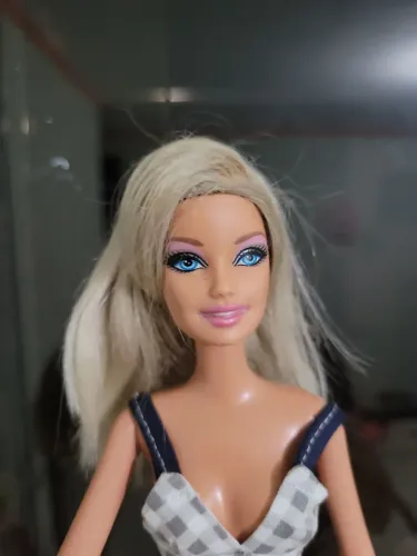 Boneca BARBIE da Mattel. Versão Basica.
