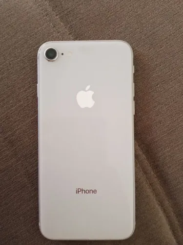 *iPhone 8 