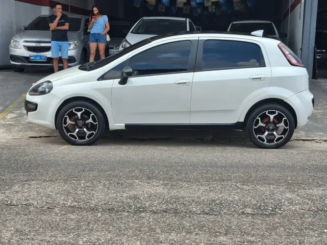 Fiat Punto Attractive 1.4 Fire Flex 8V 5P 2013