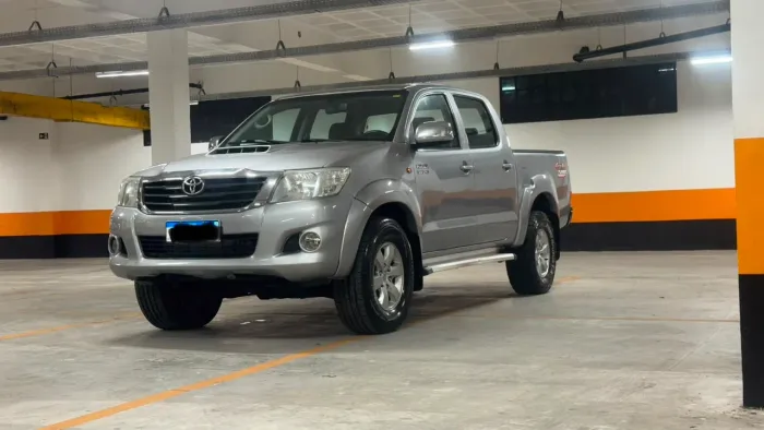 Toyota Hilux CD SR D4-d 4X4 3.0 TDI Dies Aut. 2015