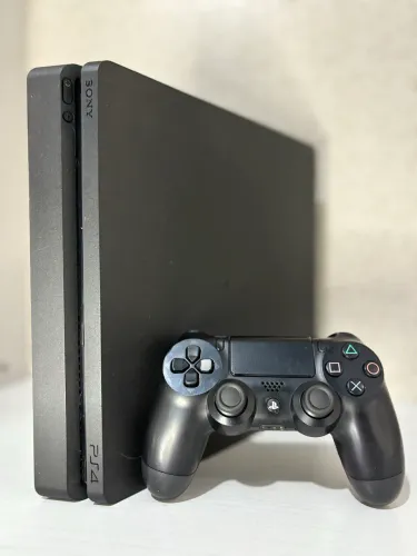 PS4 slim 500gb 1 controle + 1 jogo