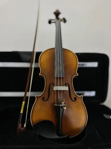 Violino profissional Orquezz Strad 4x4 feito a mão
