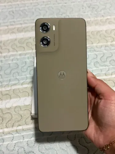 Vendo Motorola G 06 Seminovo por 780,00 cor verde