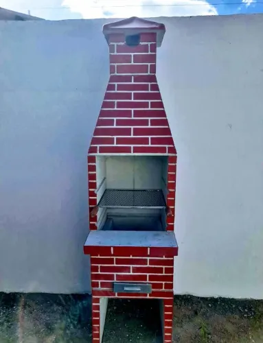 Vendo churrasqueira nova