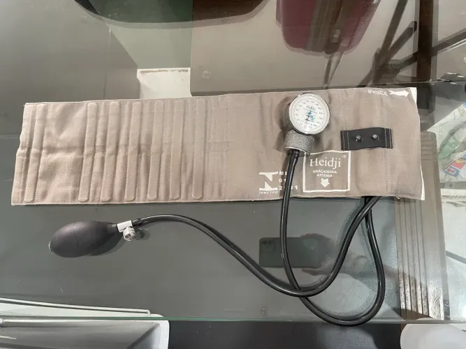 Esfigmomanômetro Manual com Fecho em Metal Heidji
