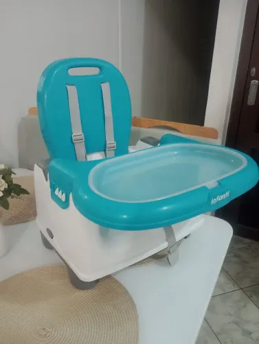 Cadeira de alimentação portátil+bebê conforto Cosco com base