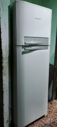 Geladeira Electrolux Frost Free 430LT