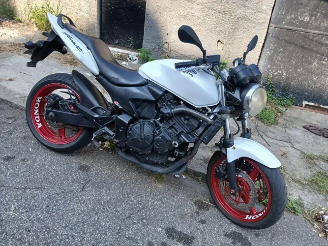 Hornet 600 troco ou vendo