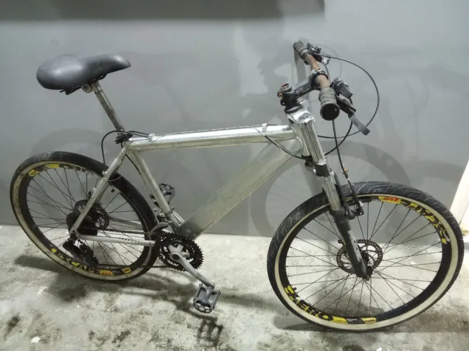 Bicicleta aro 26 alumínio 