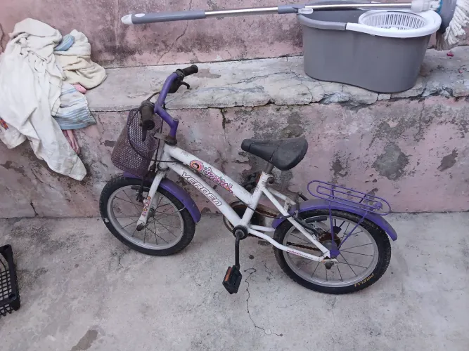 Bicicleta aro 20 a Bicicleta está em ótimo estado e aceito ofertas de valores diferentes