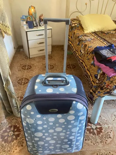 MALA DE VIAGEM 2 RODINHAS ! Usada em bom estado