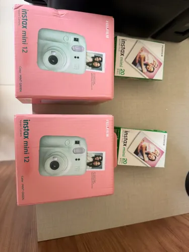 Câmera polaroide mini 12