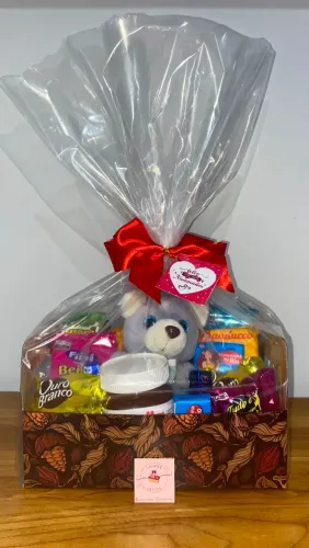 Cesta de chocolate e pelúcia dia dos namorados