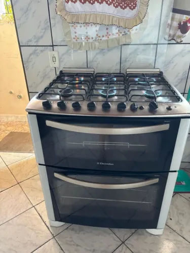 Fogão Eletrolux 6 bocas com 2 fornos