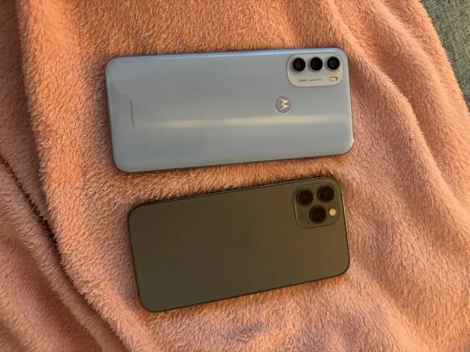iPhone 12 pro e Motorola g71