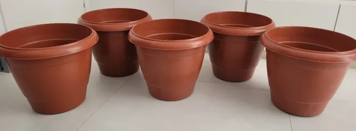 Kit com 5 Vasos Redondos Grandes de 21,5 Litros de Plástico para Plantas