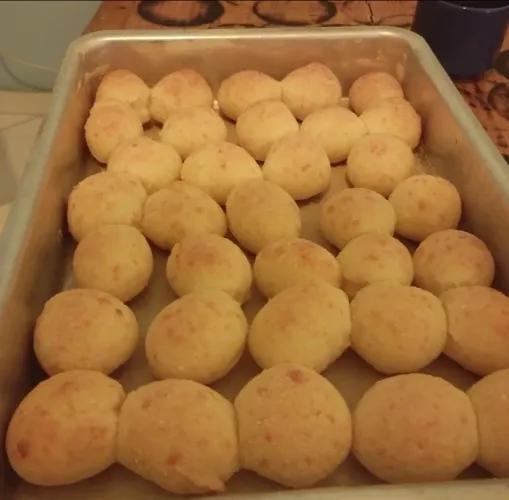 Pão de queijo Congelado ou fresquinho assado na hora 