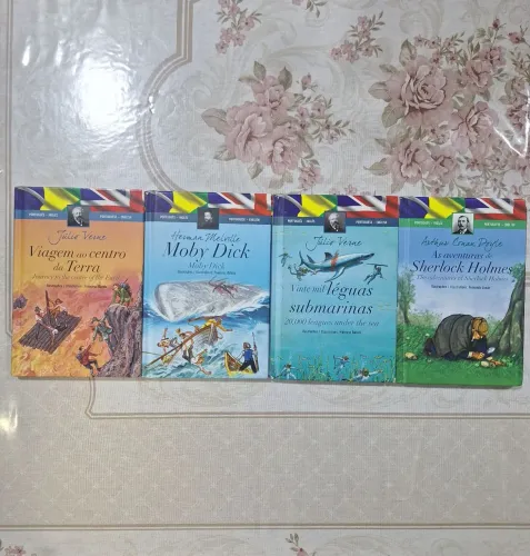 Coleção Clássicos Bilíngues (Sherlock, Júlio Verne, Moby Dick)