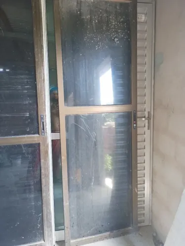 Portas de vidro e alumínio