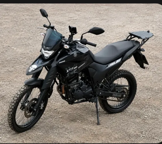Lander 250cc baixa quilometragem 