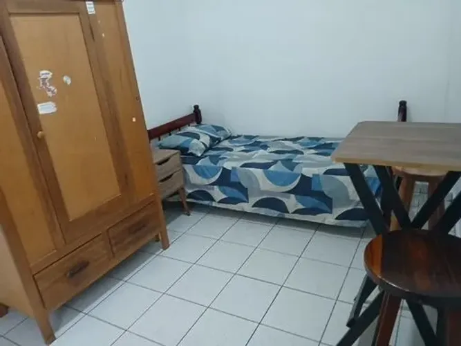 Quartos mobiliados para Homens