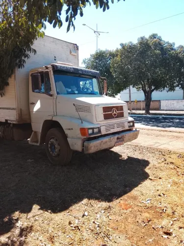 Vende se caminhão muito bom.
