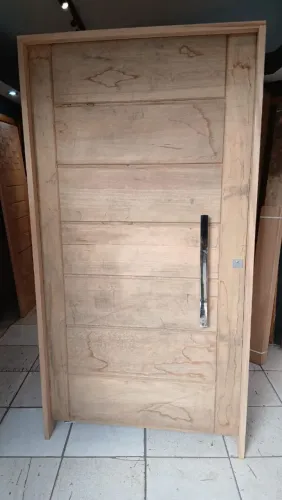 Porta pivotante 118x214mt madeira tauari parcelo até 10X no cartão sem juros